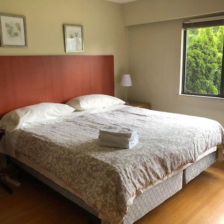 Comfort Cottage Guest House Near Subway Station, Bus And Downtown Vancouver Eksteriør billede